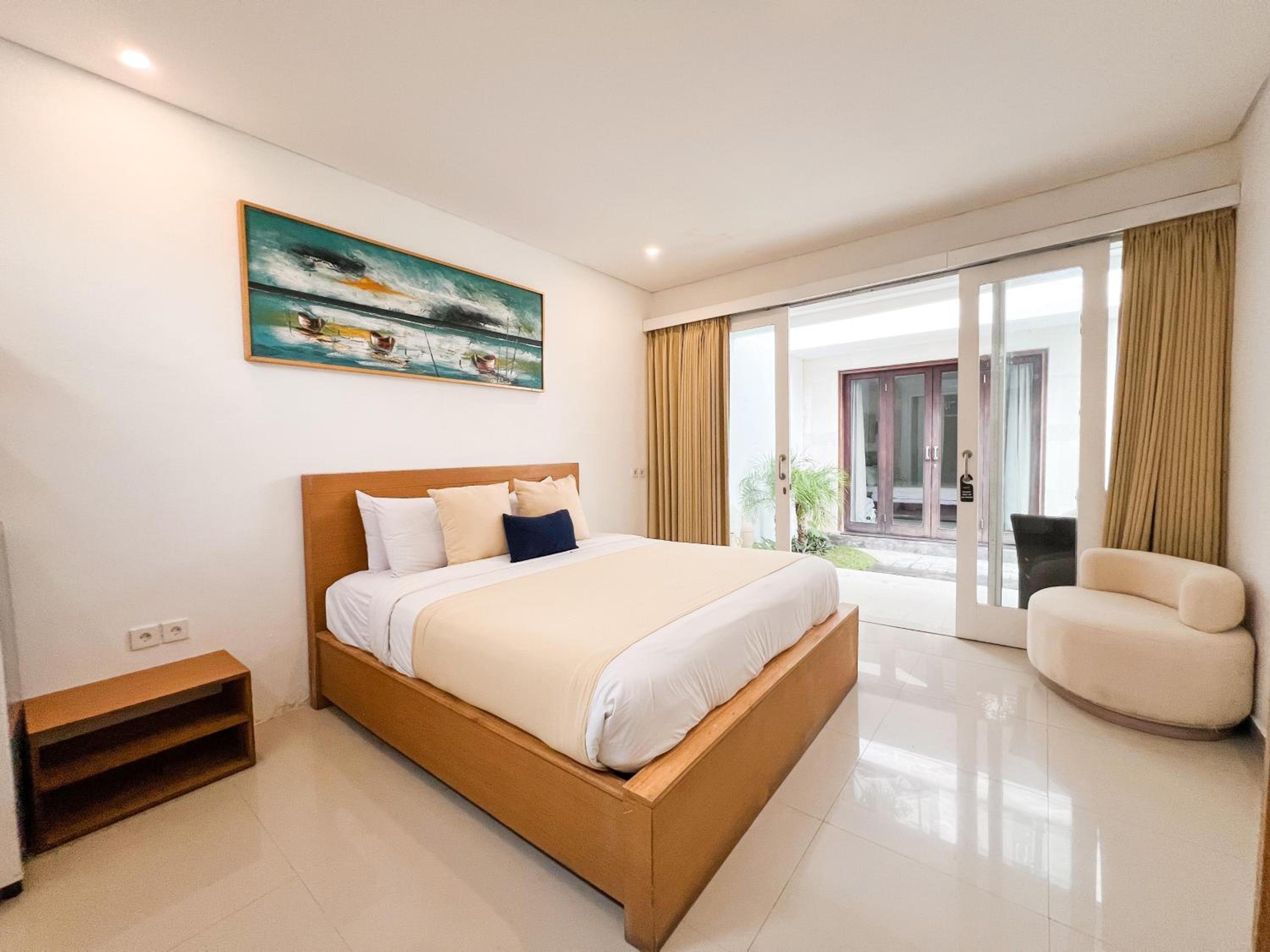 1 BEDROOM, SUITE