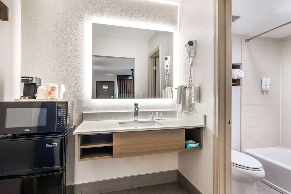 Quality Inn & Suites Athens University Area 57/57