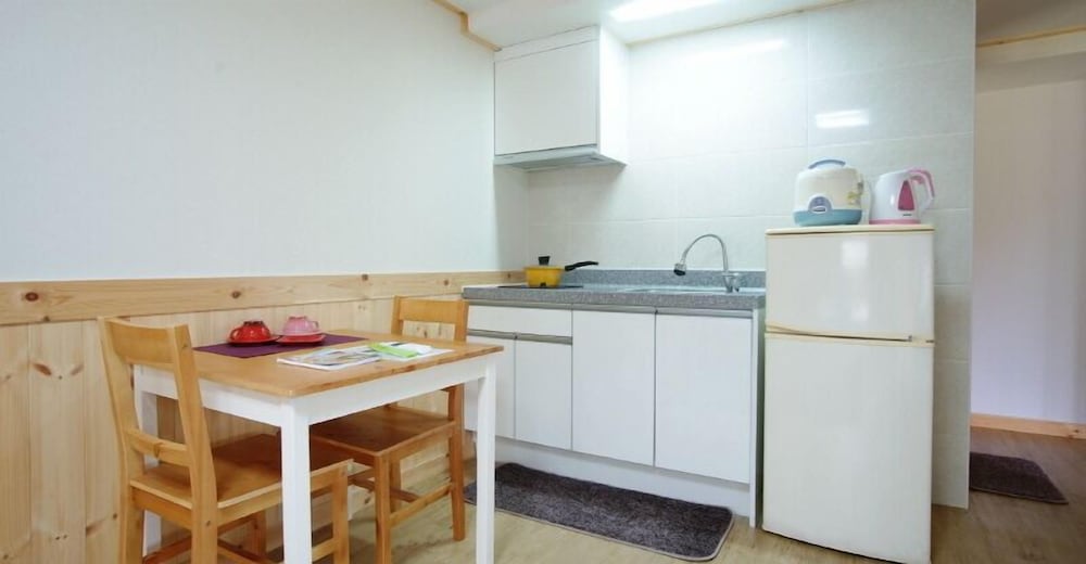 Jeju Gotjawal Geomoon Oreum Pension 7/50