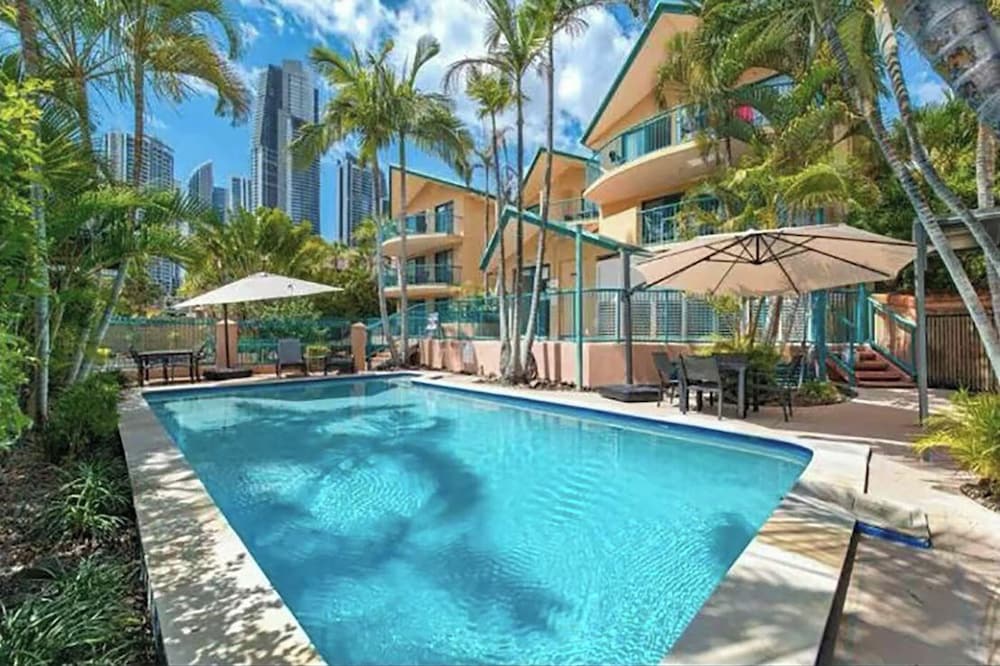 Karana Palms Self Contained Apartments 53/58