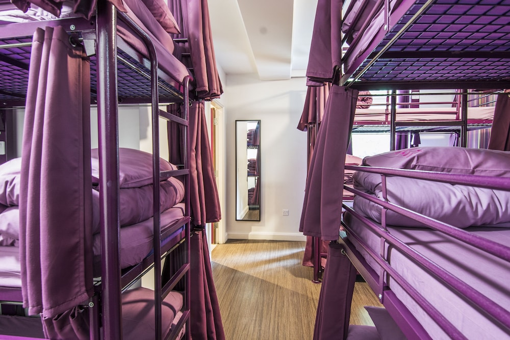 Safestay London Kensington Holland Park 11/27