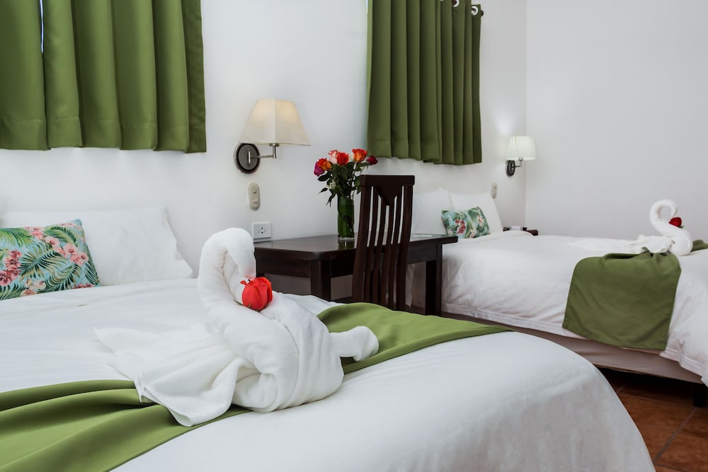 Hotel Coco Palms 17/76