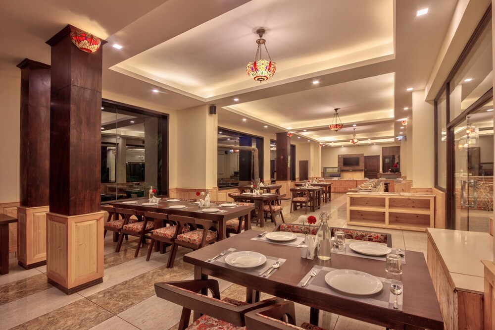The Katoch Grand Resort 36/50