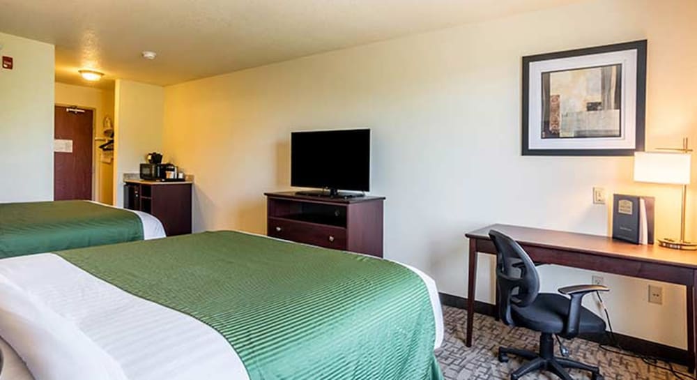 Cobblestone Hotel and Suites - Erie 14/50