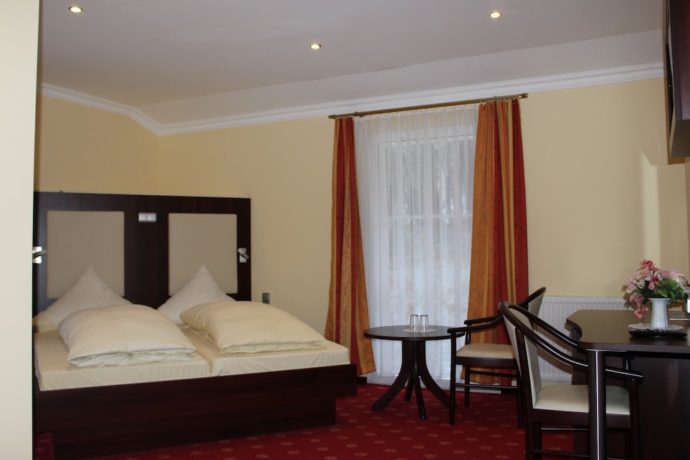 COMFORT, KING BED