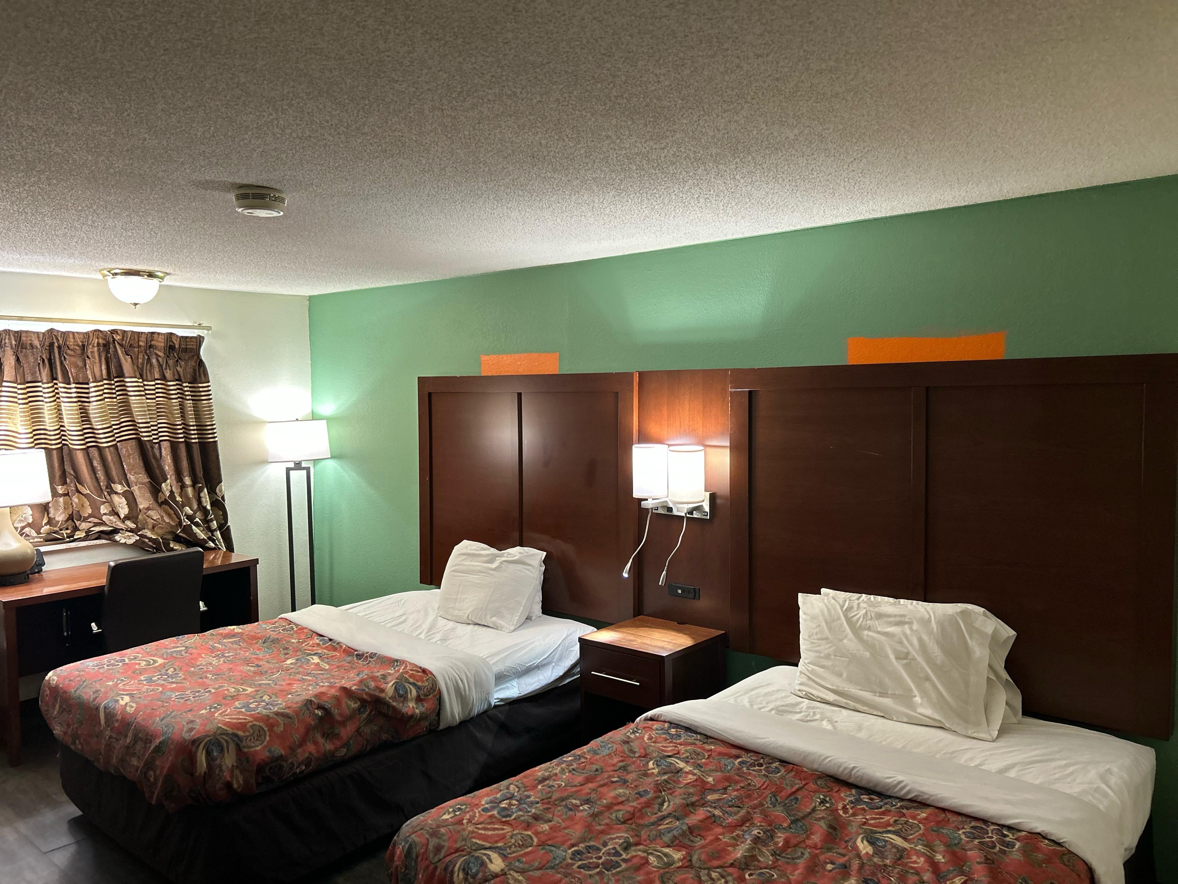 Hillcrest Motel by Oyo Aurora near Lawrenceburg 14/35