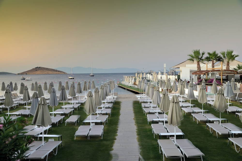 Lugga Boutique Hotel and Beach 26/43