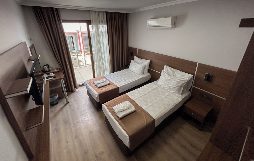 Gulluk Life Hotel 12/50