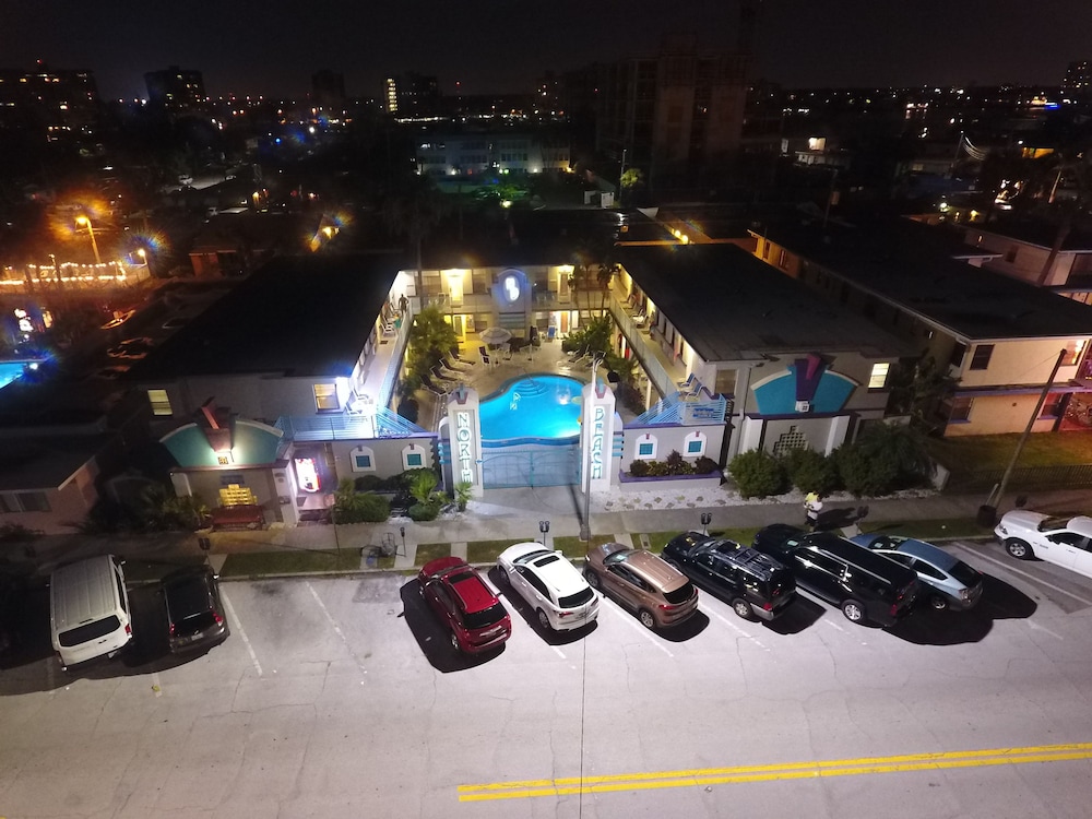 Royal North Beach All Suites 45/57
