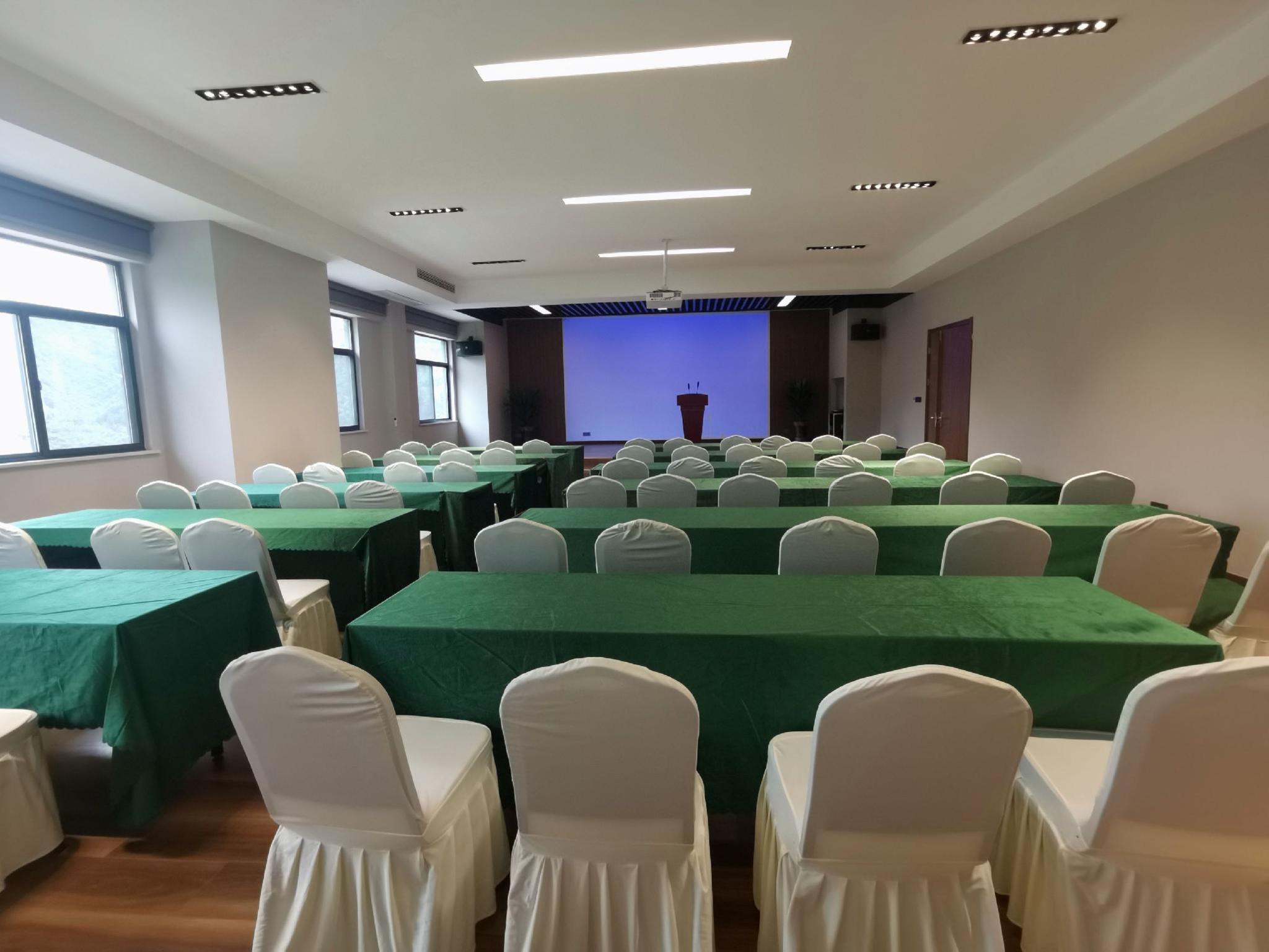 GreenTree Inn Chizhou Shitai County Zhengwu New District 18/19