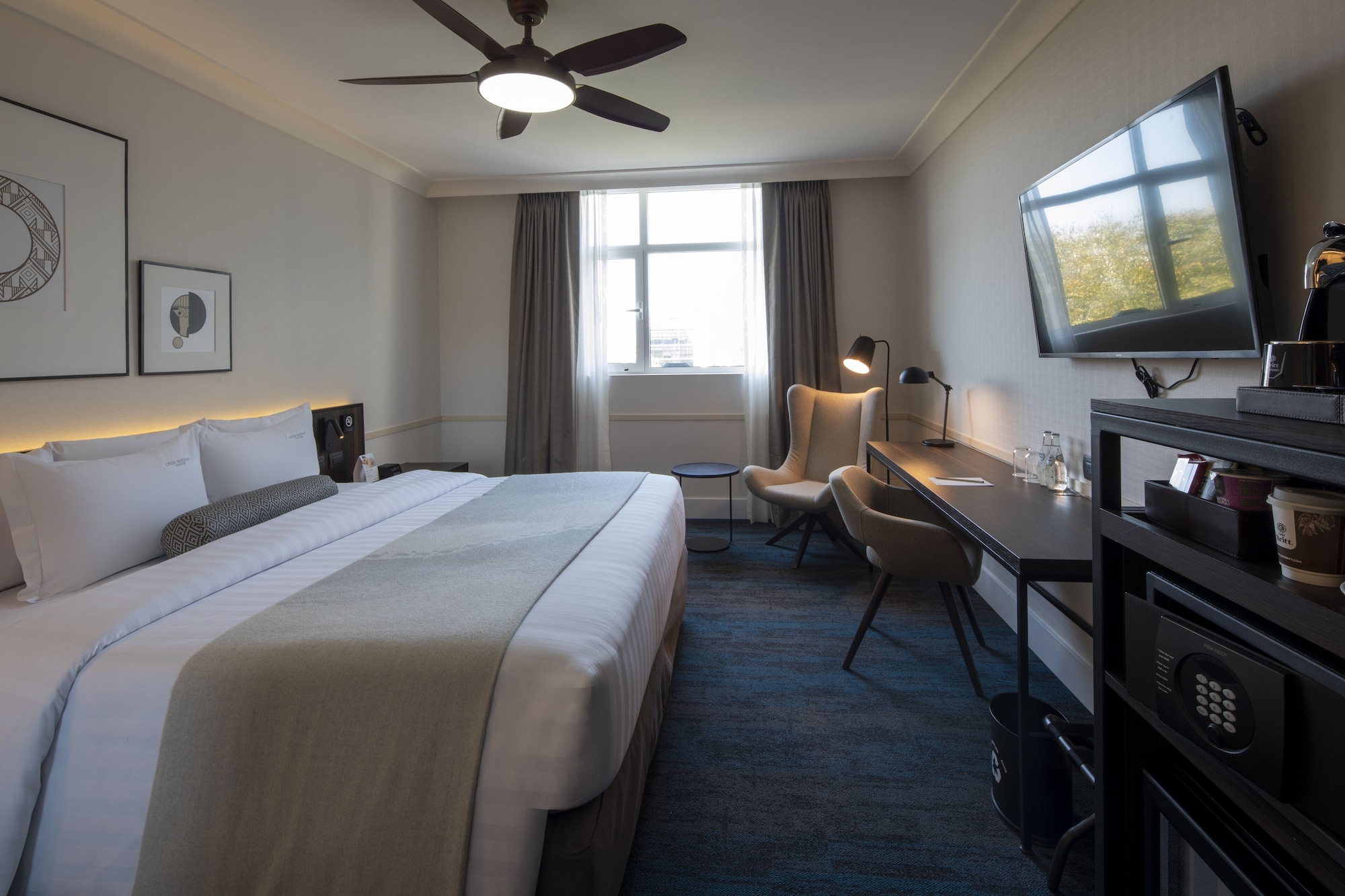 DELUXE, DOUBLE BED