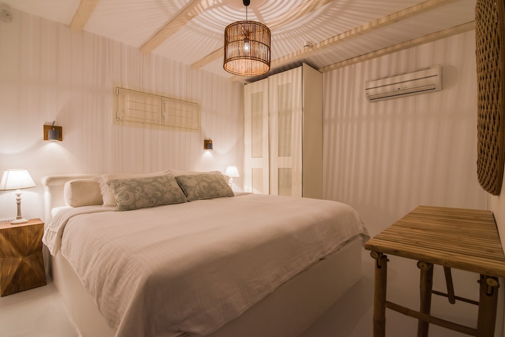 DELUXE, SUITE, SEA VIEW, PRIVATE POOL