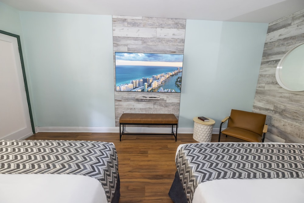 SUITES ON SOUTH BEACH 10/65