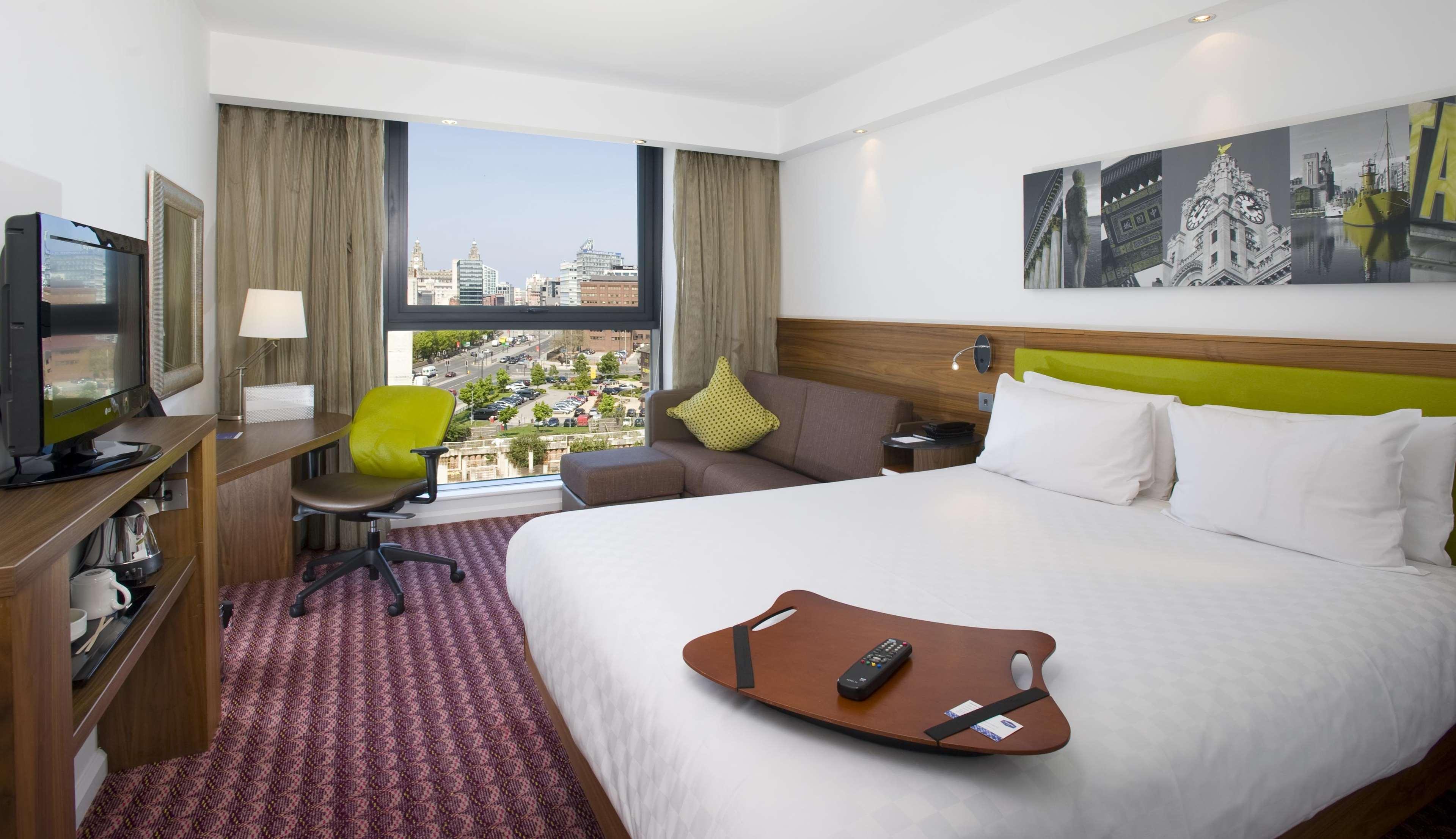 ALBERT, QUEEN BED, DOCK VIEW, SOFA