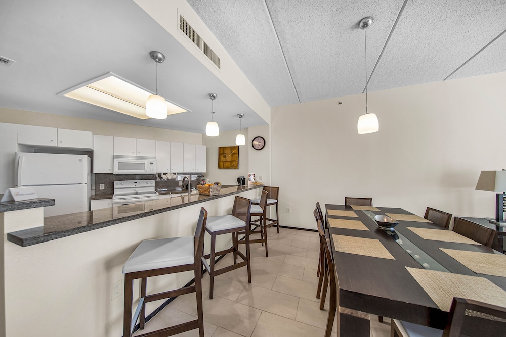 Peninsula Island Resort Spa All Suites 49/66