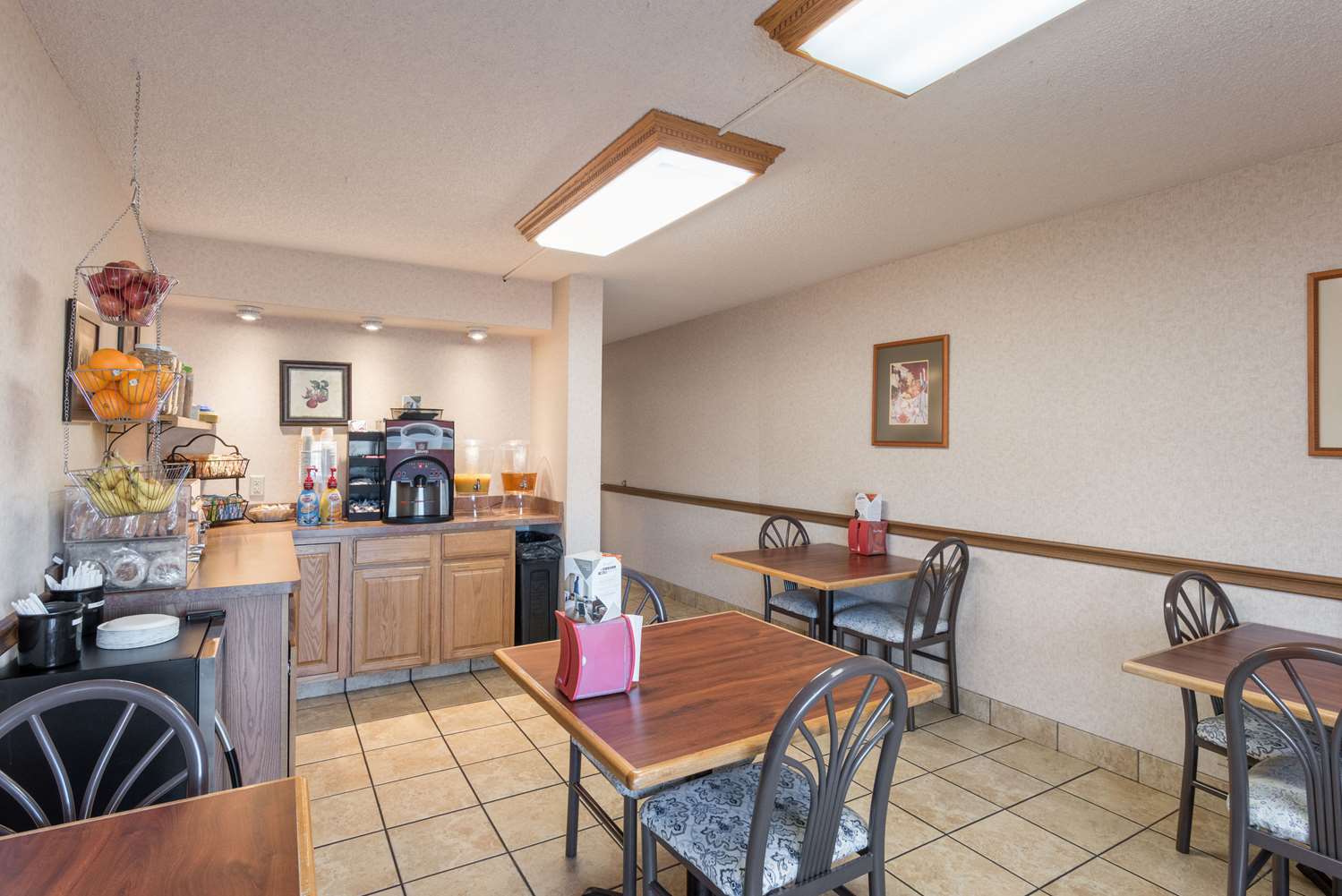 Econo Lodge Grand Junction North 6/13