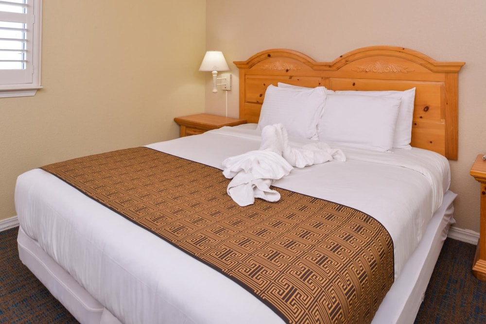 Cayucos Beach Inn 32/64