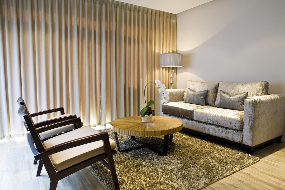 Atlantic Affair Boutique Hotel 45/68