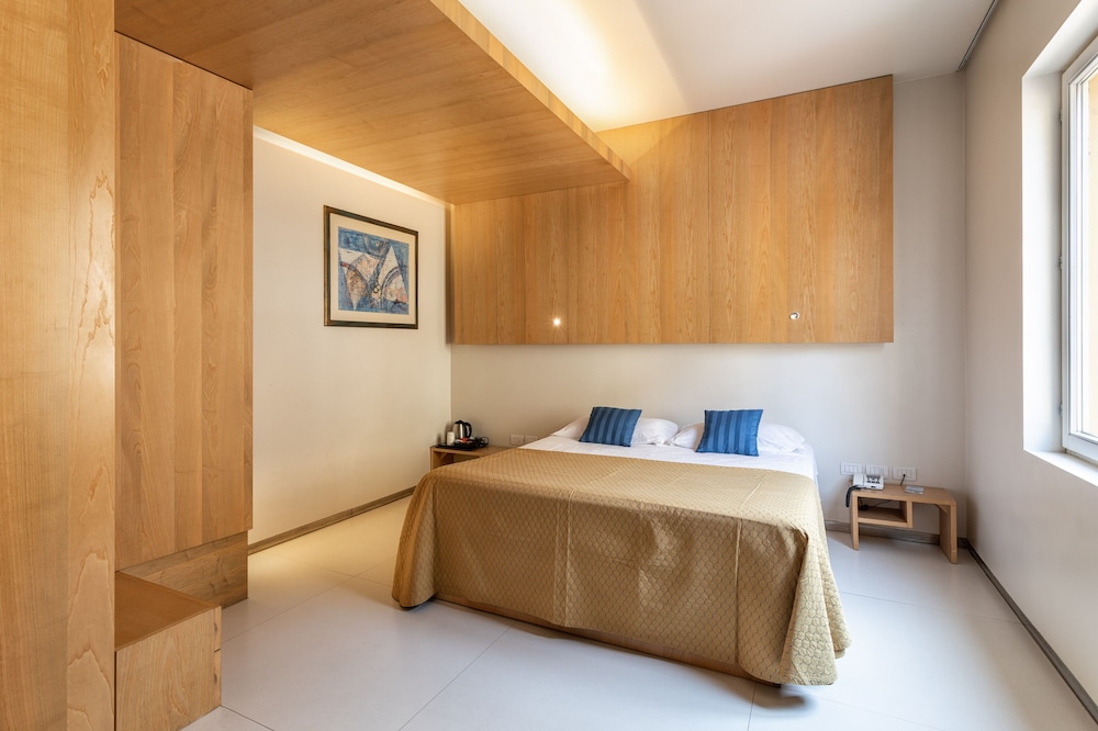 ECONOMY, DOUBLE BED