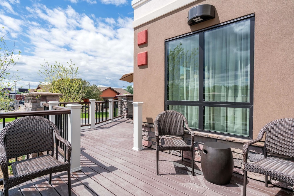 Ramada By Wyndham Minneapolis Golden Valley 6/42