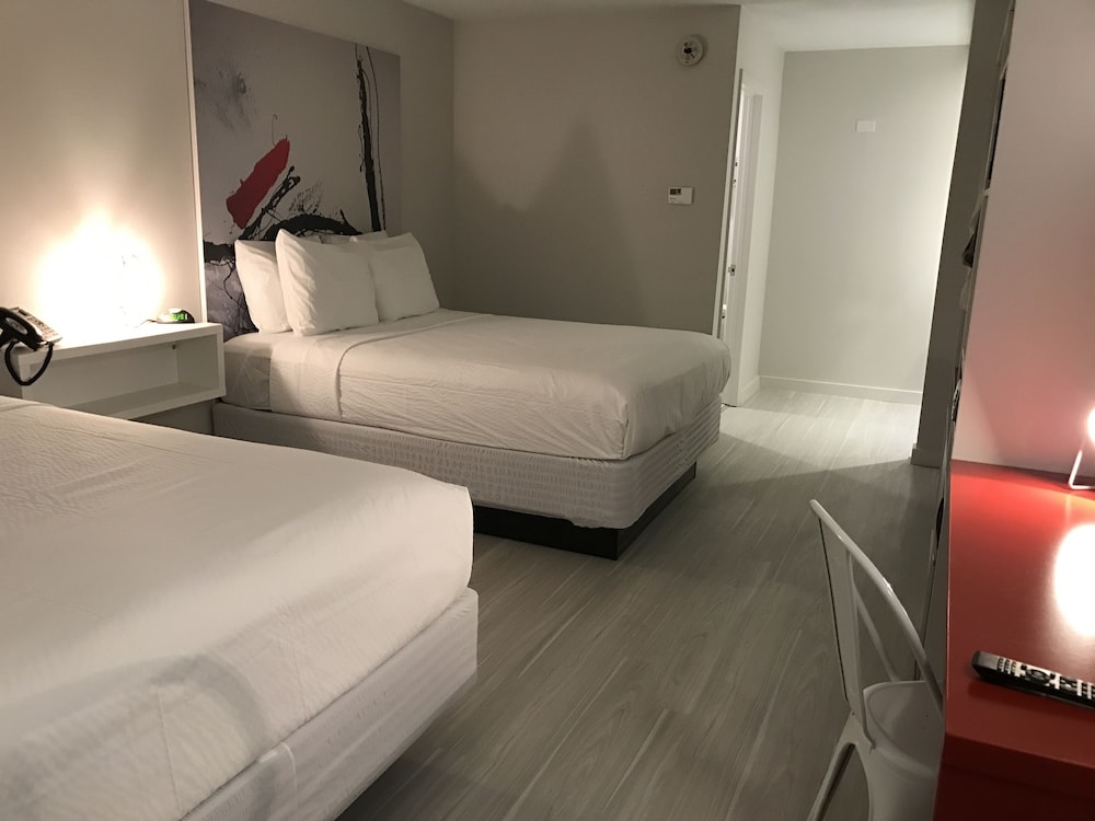 GreenPoint Hotel Kissimmee 11/23