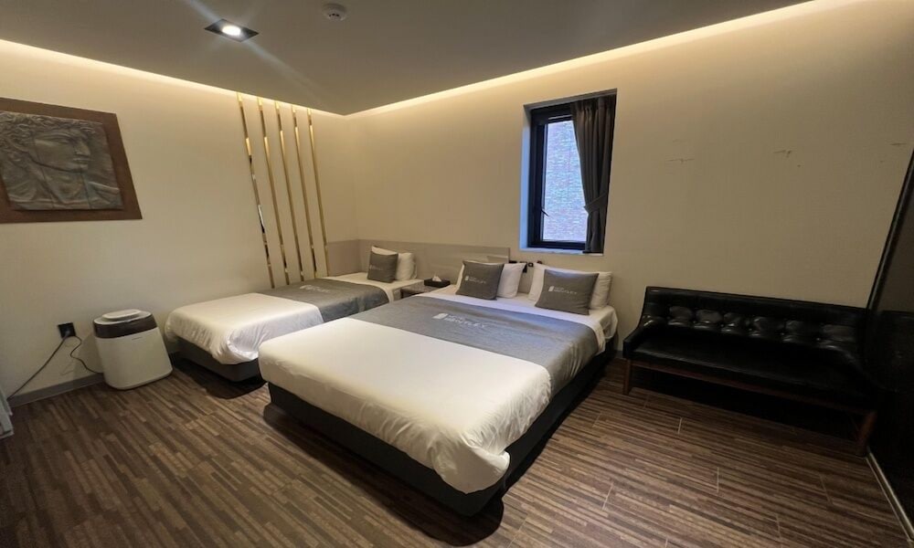 Hotel Bentley 25/57