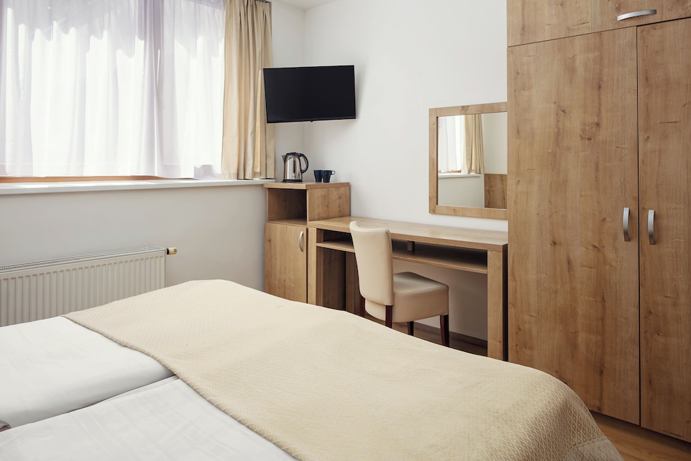 غرفة سوبيريور بسريرين منفصلين، Prague Centre Superior Hotel 3/5