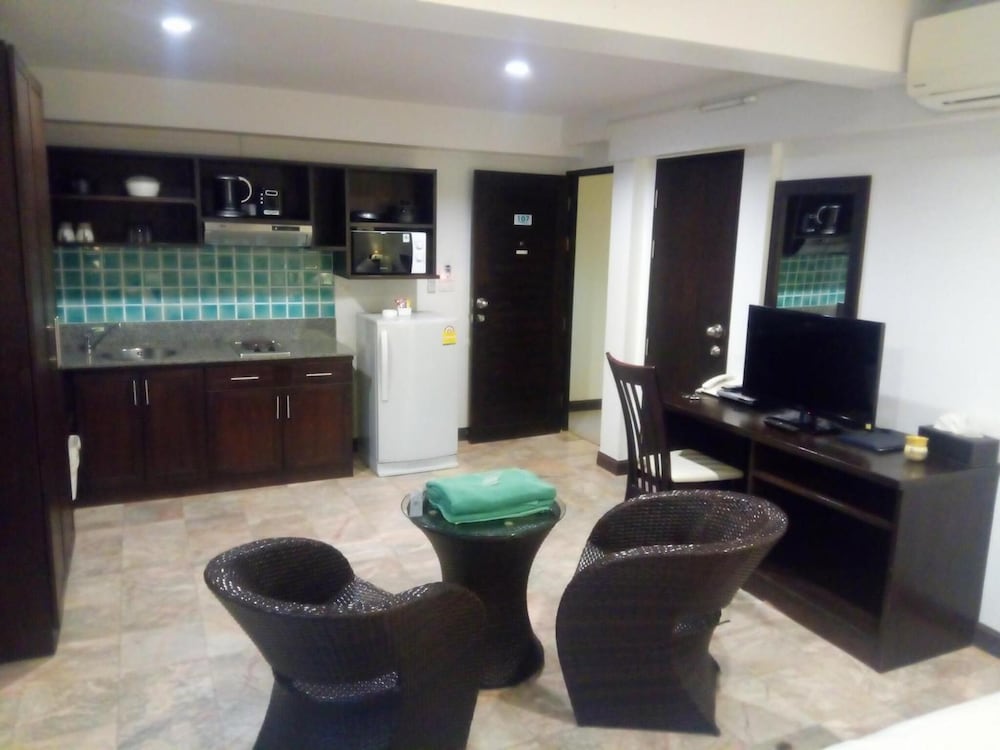 Kamala Beachfront Apartment 54/70