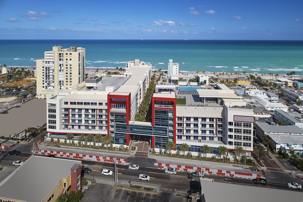COSTA HOLLYWOOD BEACH RESORT 17/72
