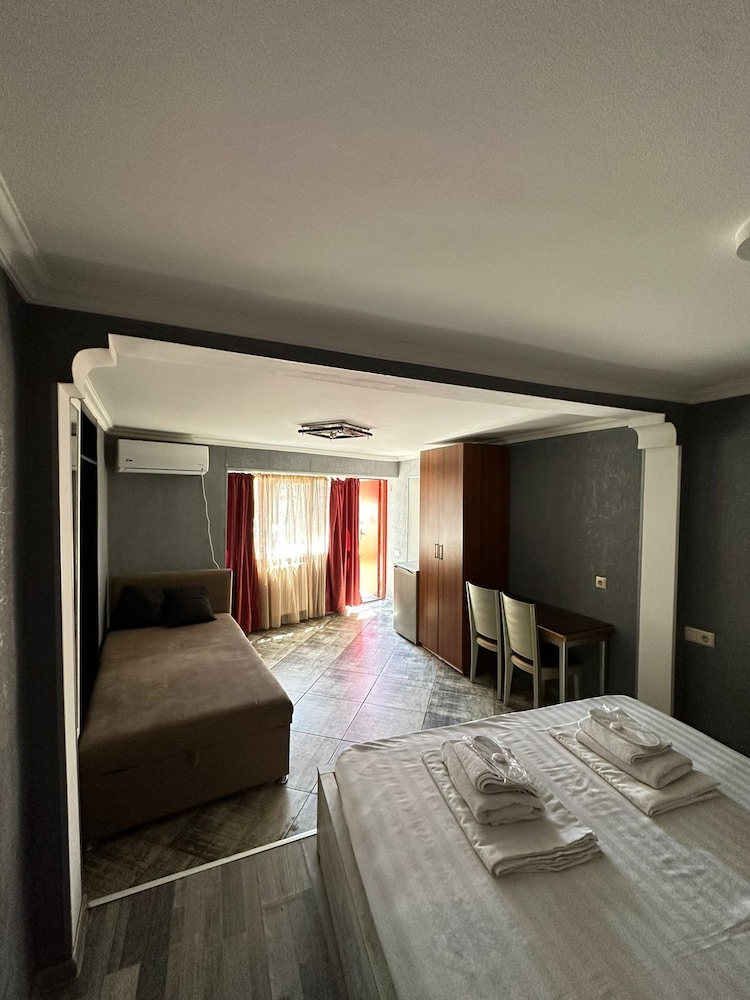 Piano Hotel 14/51