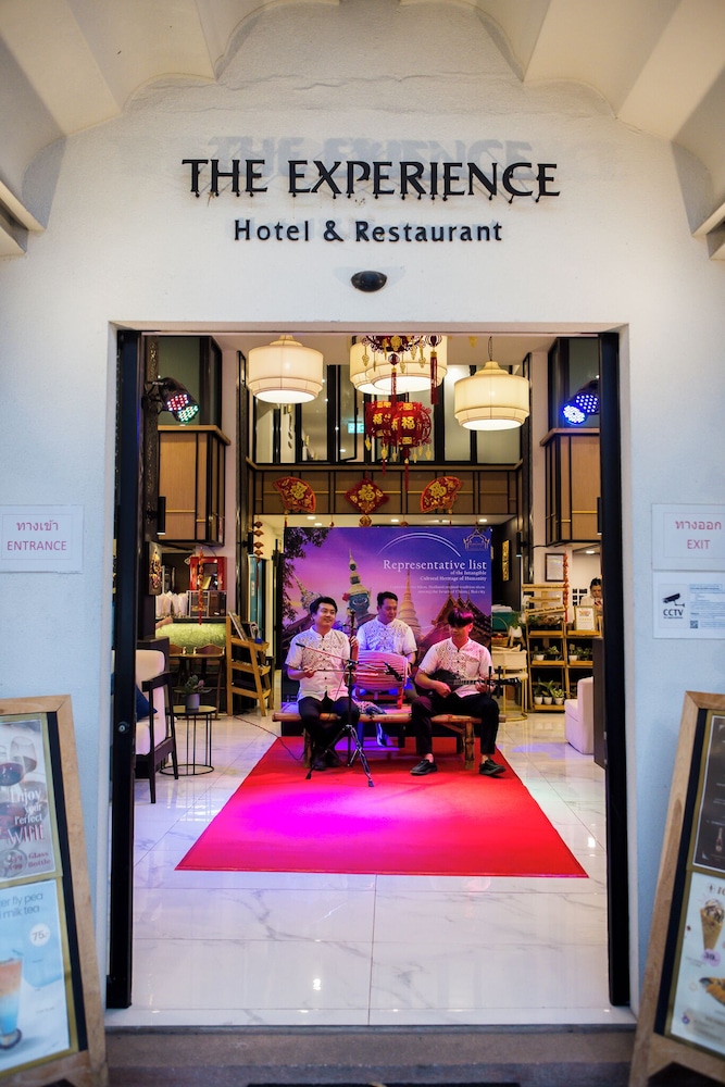 The Experience Walking Street Chiang Mai 8/48