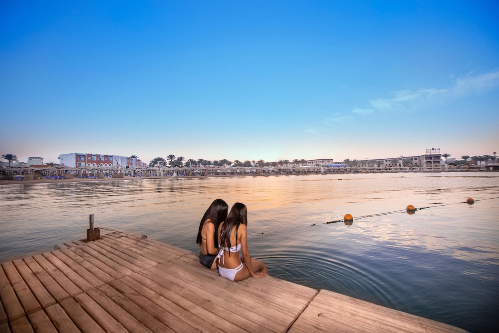 Sunrise Garden Beach Resort and Spa 67/72