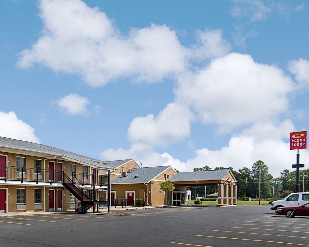 Econo Lodge Pine Bluff AR 3/35