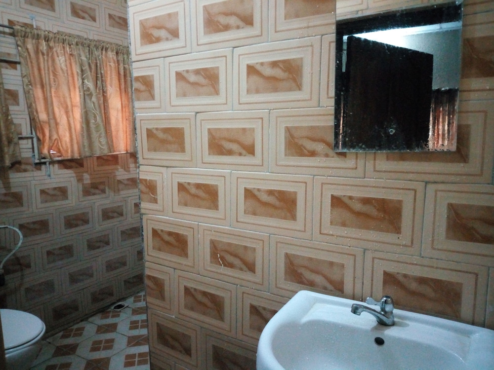Abeokuta Hill View Hotel 49/50