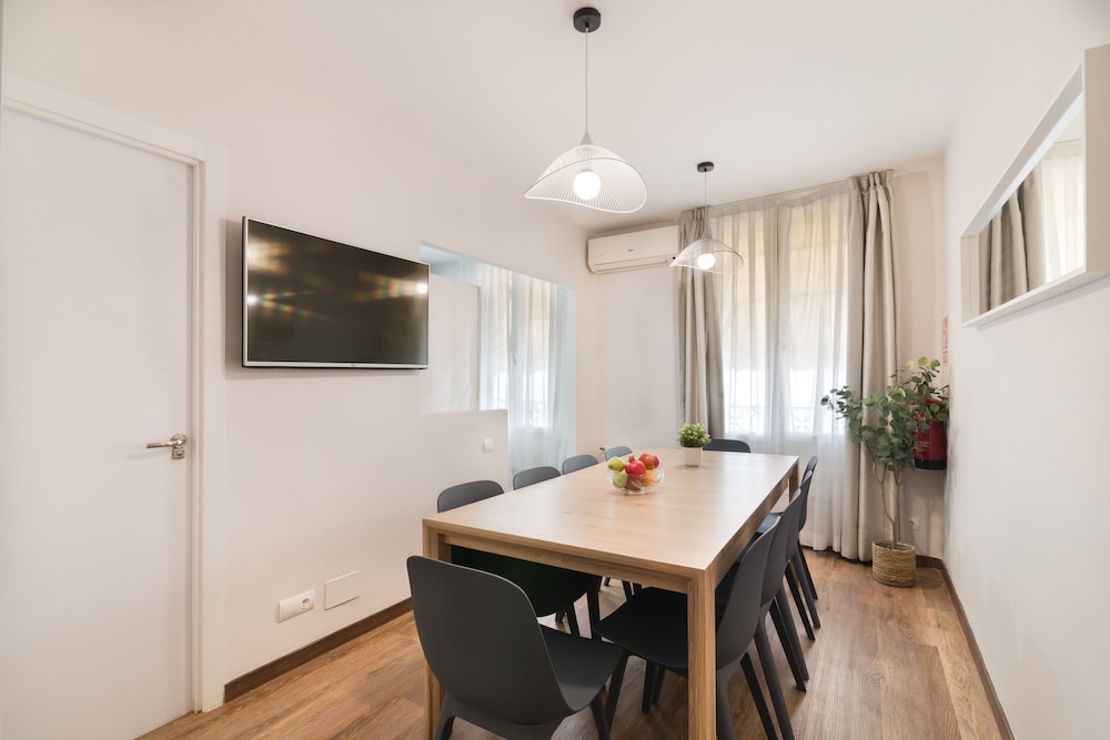 Apartamentos Roisa Centro 61/72