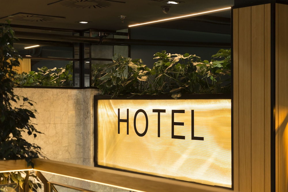 Petit Palace Alcala Torre Hotel 44/55