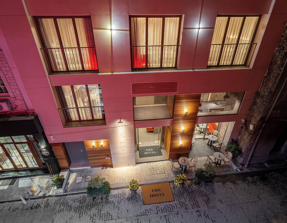 Erk Hotel 4/50