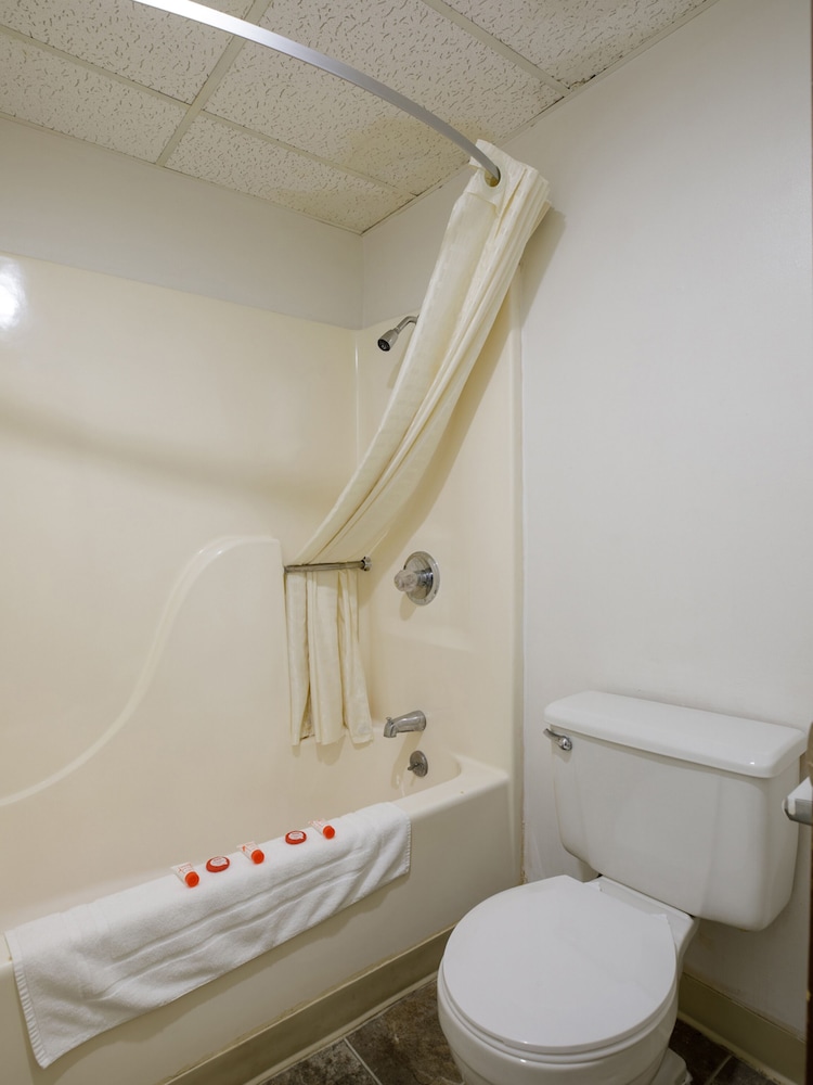 Hotel Branson MO 165 32/33