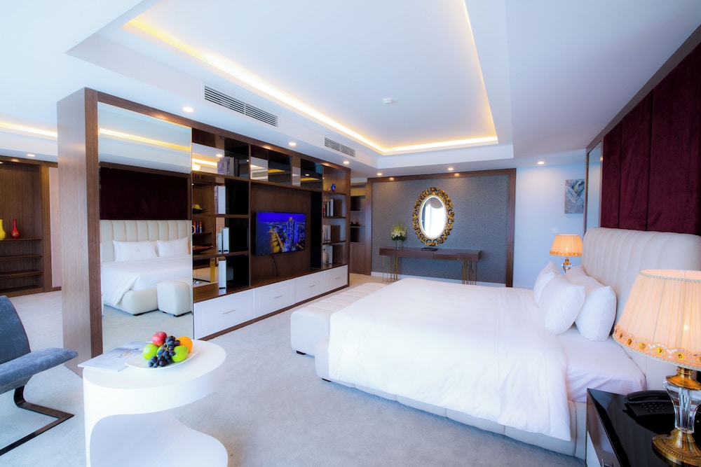 PRESIDENTIAL, DOUBLE BED, OCEAN VIEW
