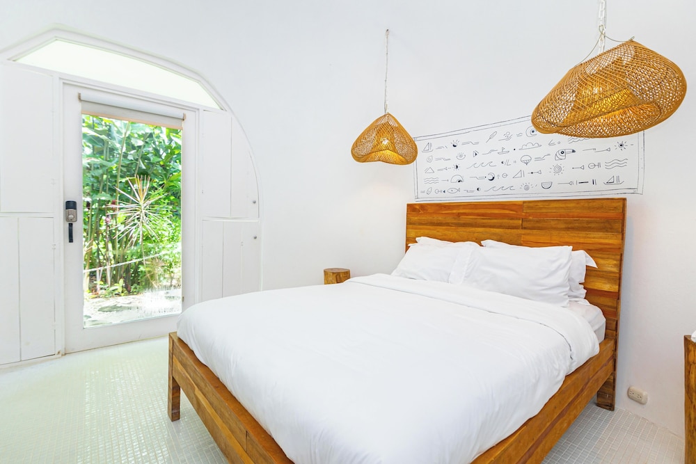 Igloo, Standard, Queen Bed, Jungle View