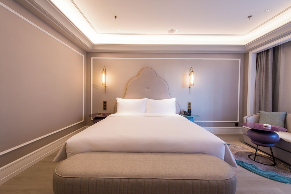 Mercure Changchun Hengxing 12/46