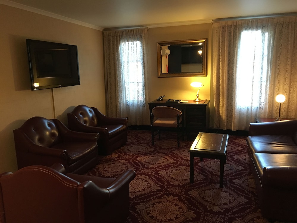 ALBURY MANOR HOUSE 42/66