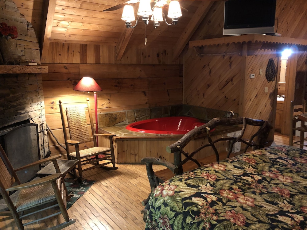 Gatlinburg Adventure Cabins 24/48