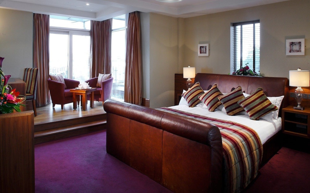 Tullamore Court Hotel 6/49
