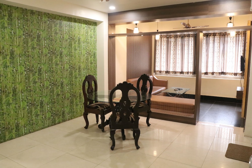 HOTEL GRAND ARJUN 42/50