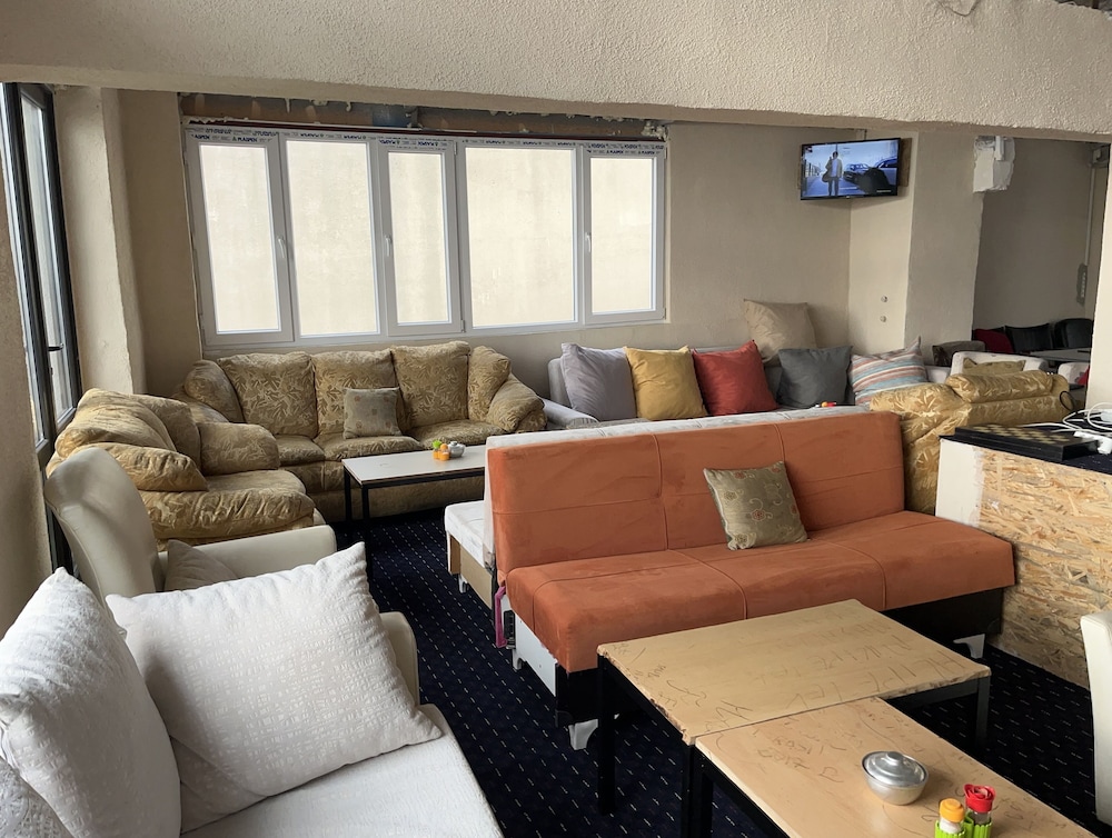 Istanbul Paris Hotel And Hostel 46/74