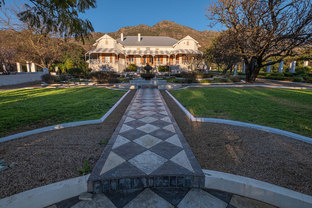 Merindol Manor 41/50