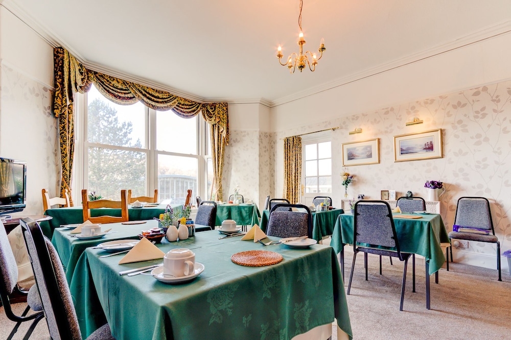 Lyndale Guest House 24/30