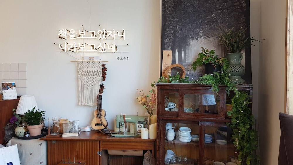 Bookchon Place Jeju 8/60