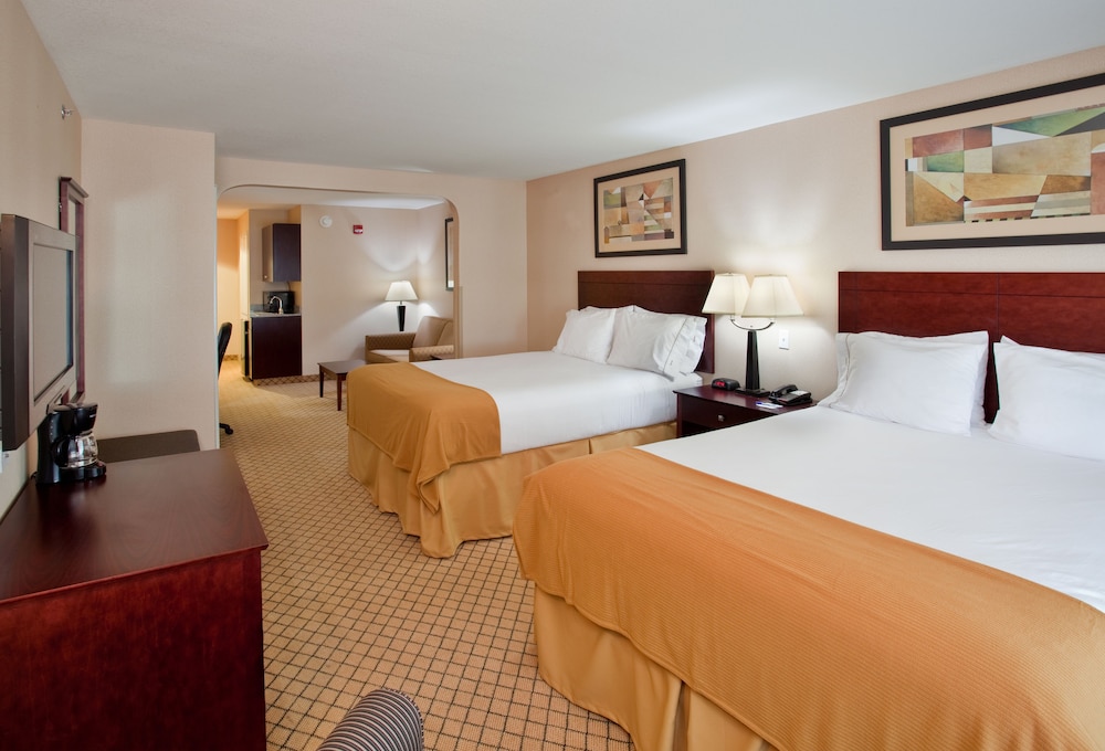 Holiday Inn Express Hotel And Suites Wichita Airport 15/58
